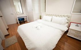 Luxury Penthouse Icity Near Mall & Themepark Free Parking Wifi